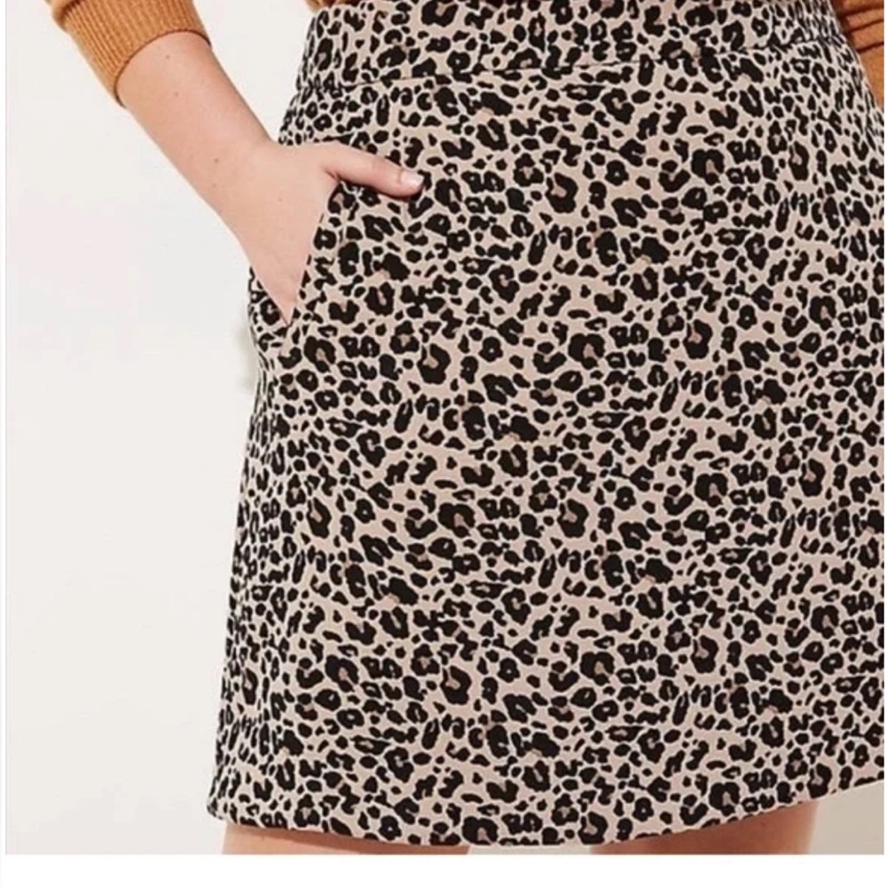 LOFT Tan and Black Animal Print Mini‎ Skirt w/side pockets. Worn once. 89 retail